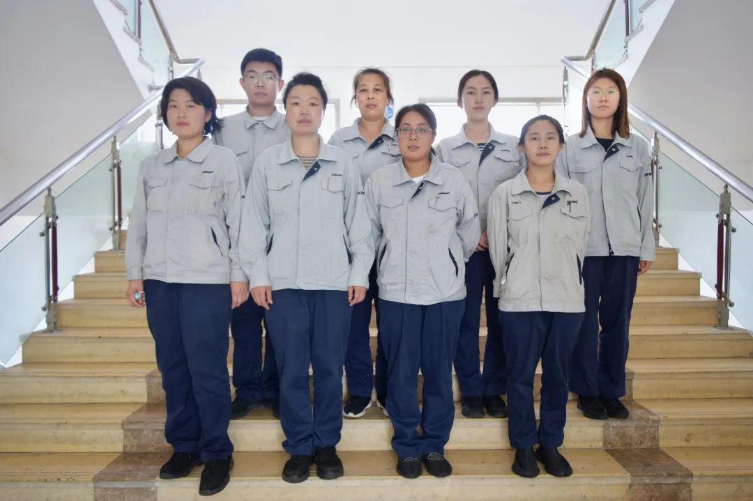 海湾精化质量控制部中间体组 呼扬春晖摄.jpg 图片